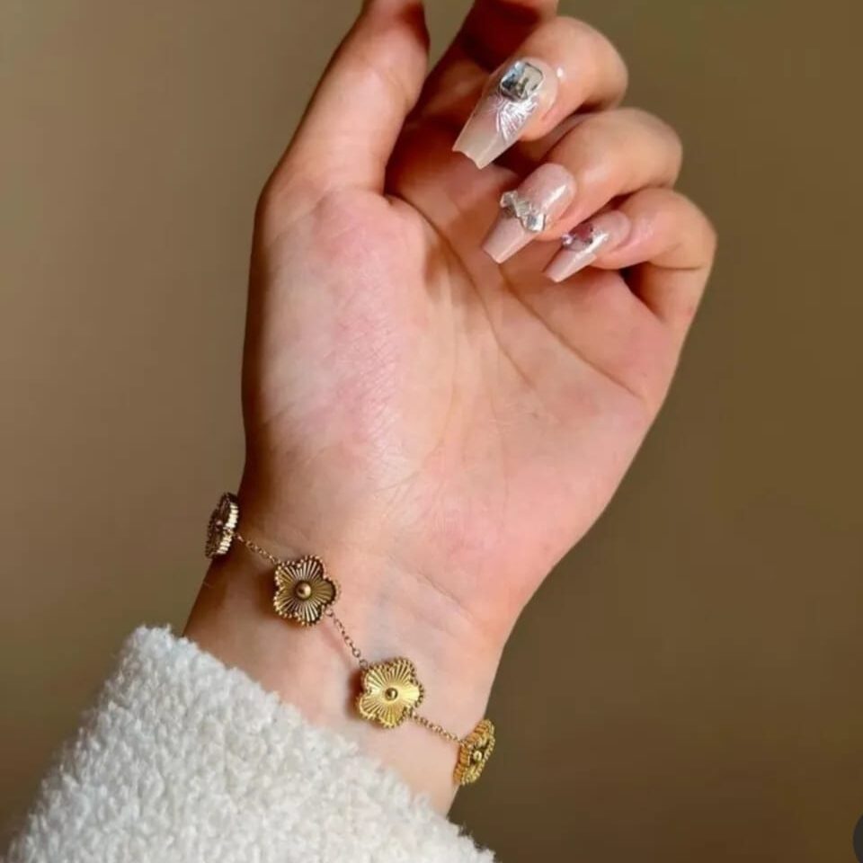 SS-HB-13 1 Flower Link Bracelet - Image 1